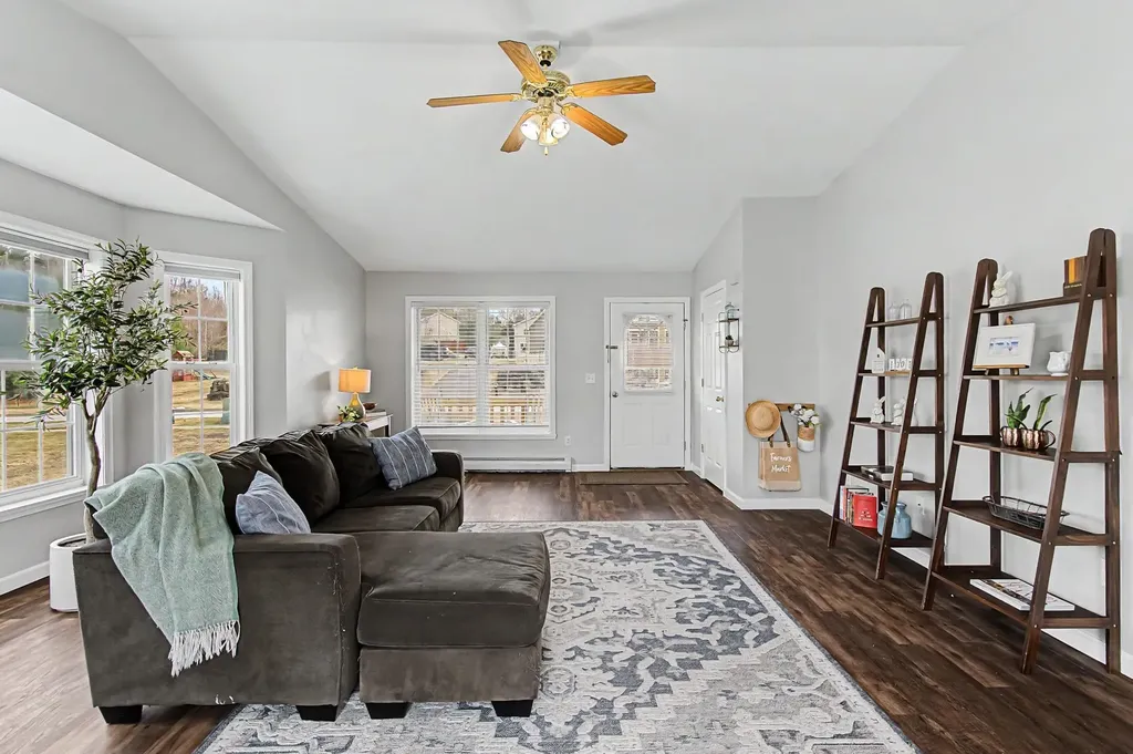 16 Shannon Way Milton VT 05468
