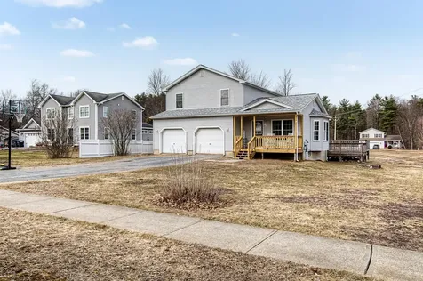 16 Shannon Way Milton VT 05468