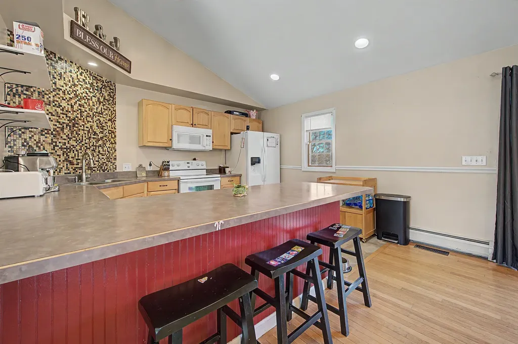 31 Oak Street Newport NH 03773