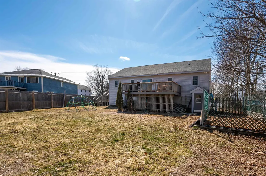 31 Oak Street Newport NH 03773