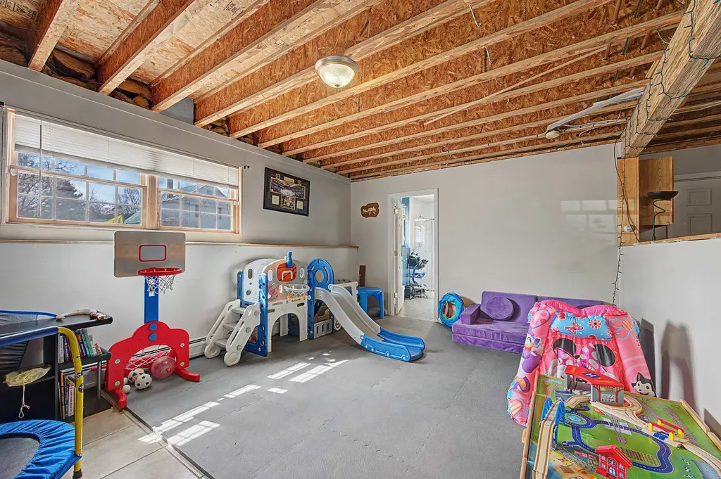 31 Oak Street Newport NH 03773