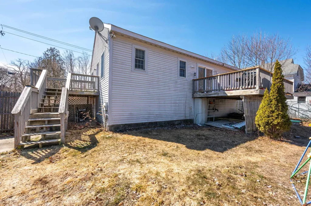 31 Oak Street Newport NH 03773