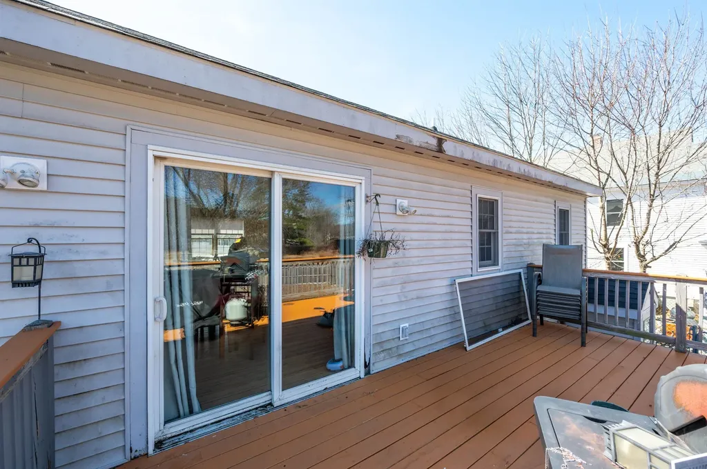 31 Oak Street Newport NH 03773