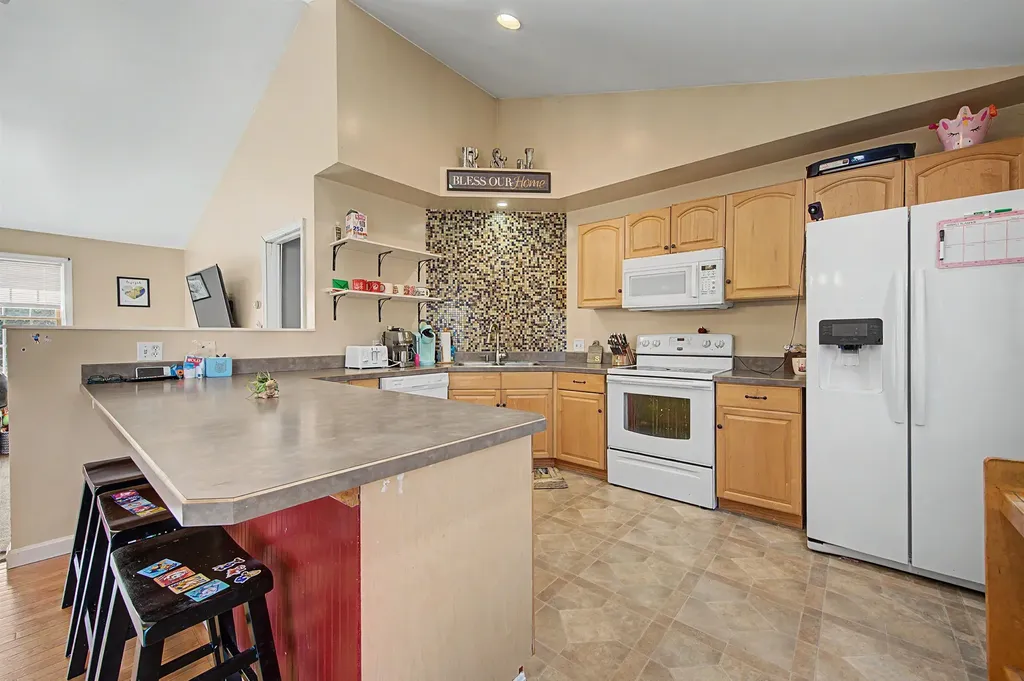 31 Oak Street Newport NH 03773