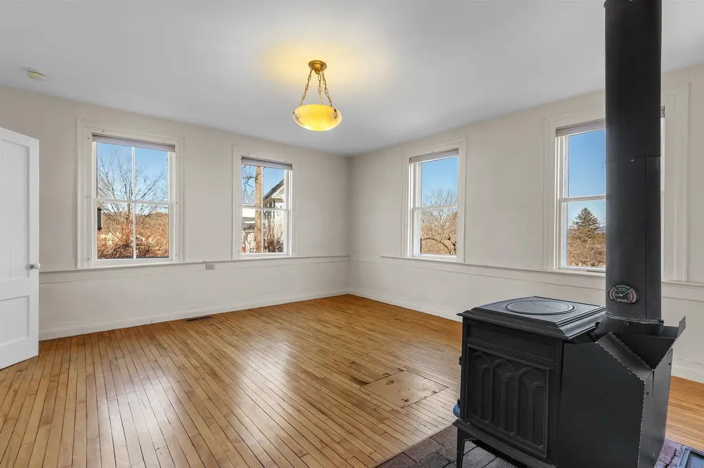 85 Academy Road Thetford VT 05074