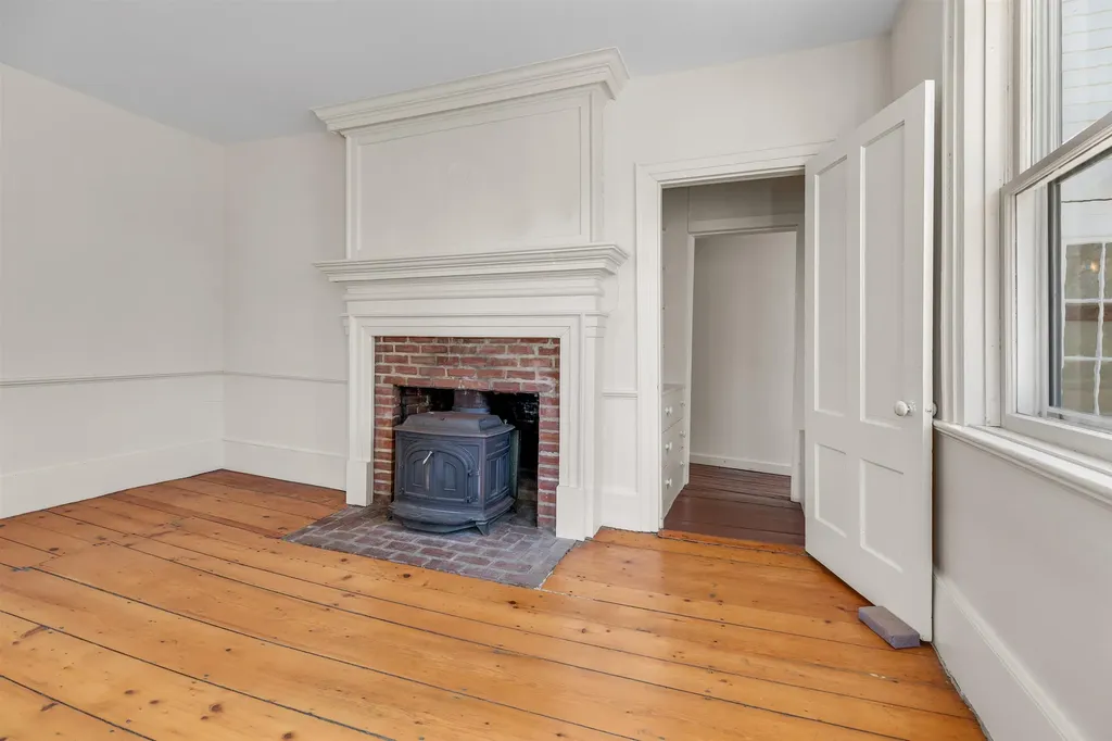 85 Academy Road Thetford VT 05074