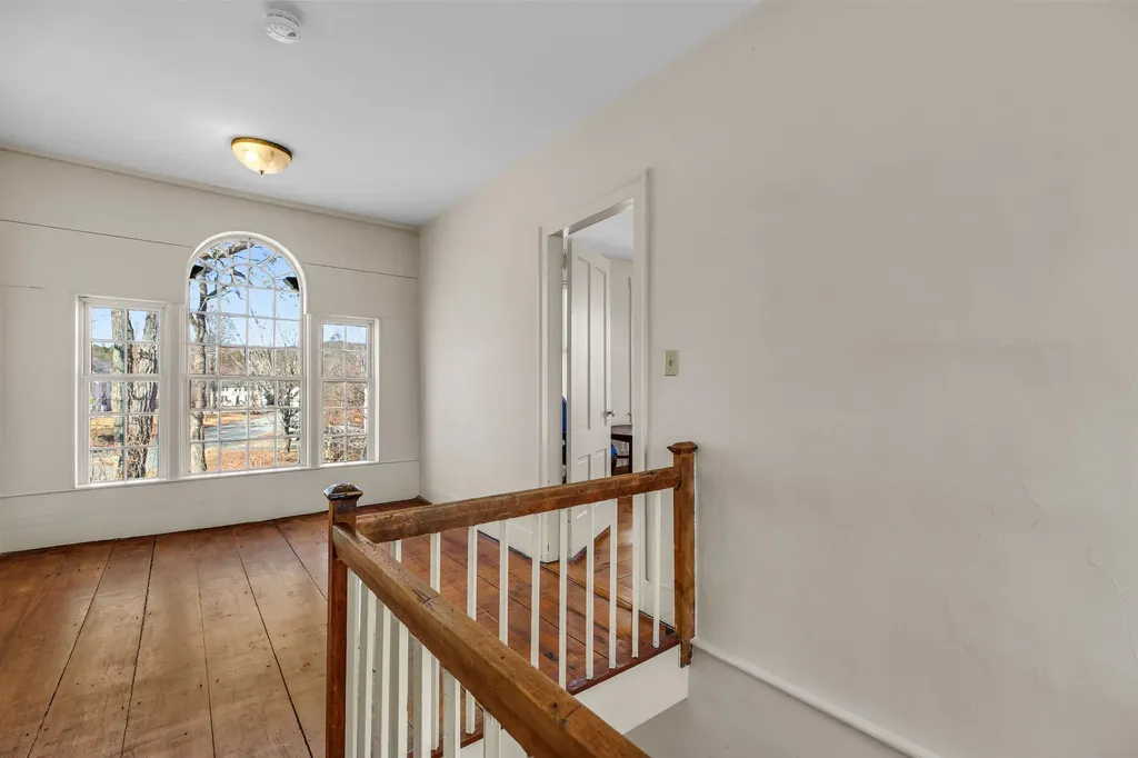 85 Academy Road Thetford VT 05074