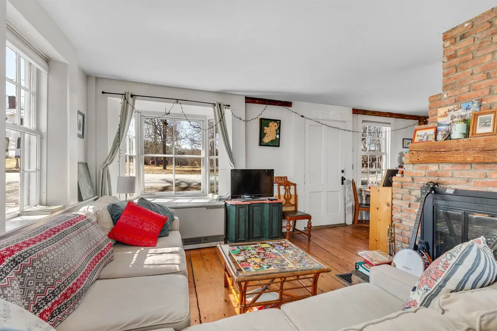 85 Academy Road Thetford VT 05074