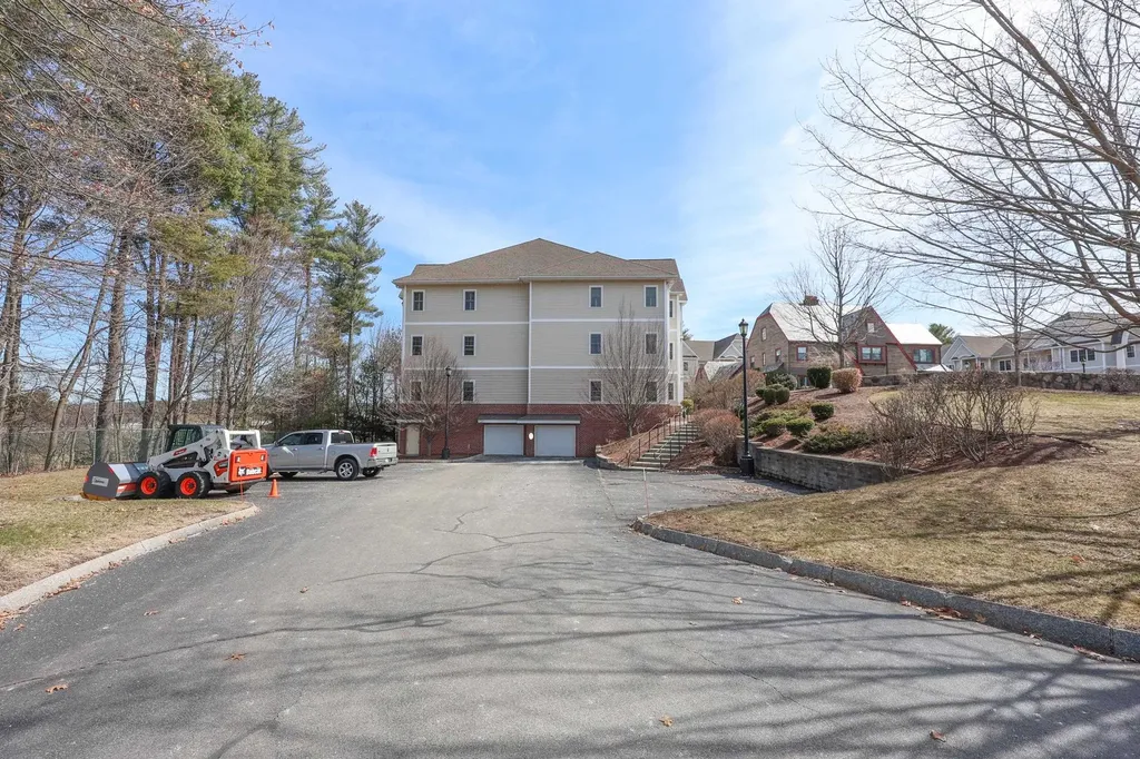 160 Daniel Webster Highway Nashua NH 03060