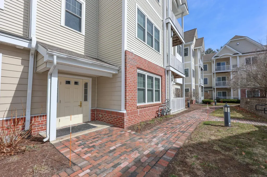 160 Daniel Webster Highway Nashua NH 03060