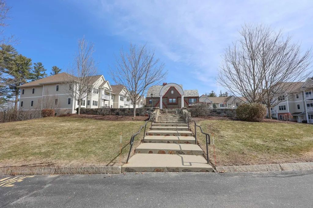 160 Daniel Webster Highway Nashua NH 03060