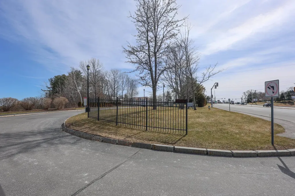 160 Daniel Webster Highway Nashua NH 03060