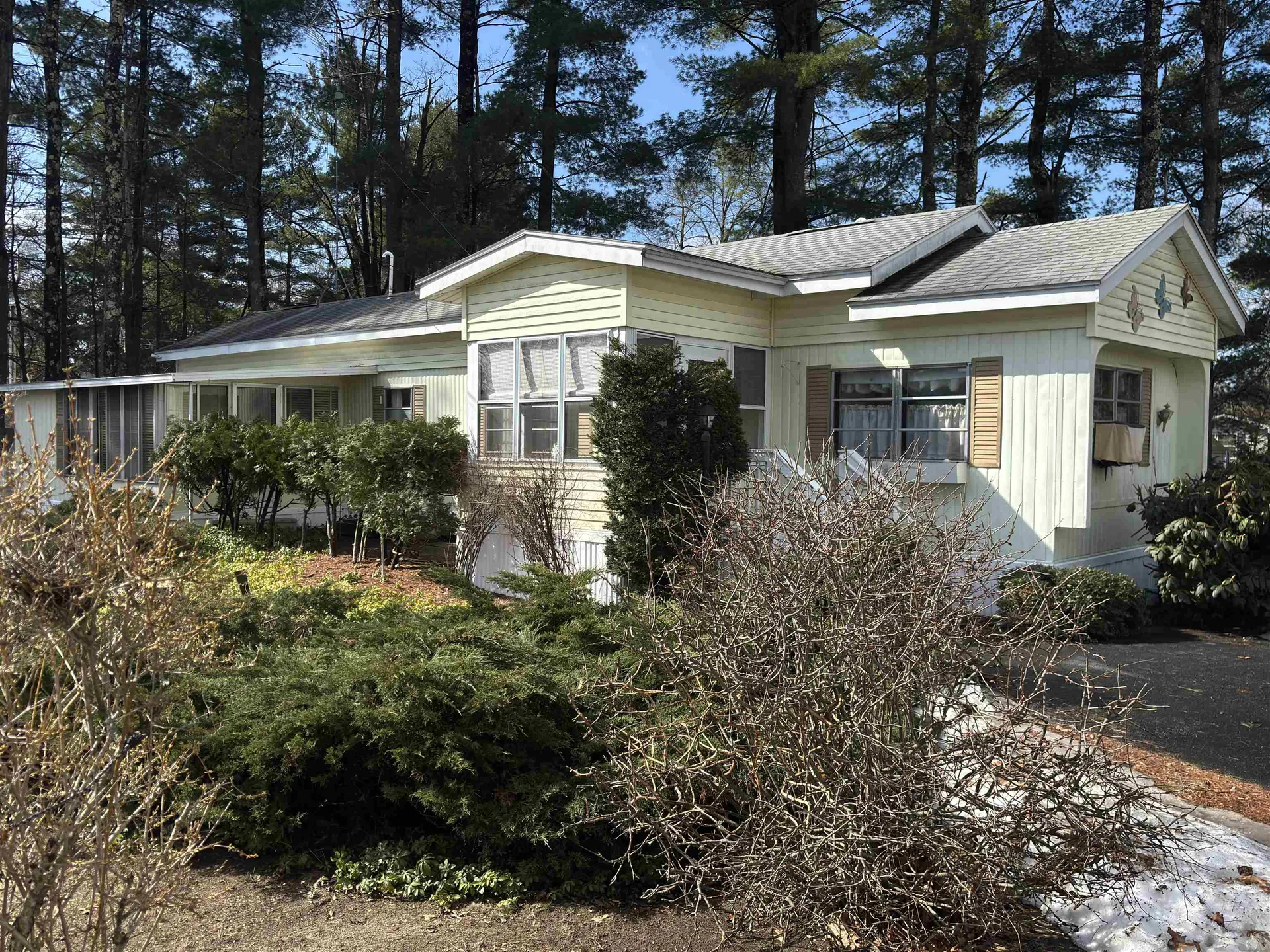 15 Sunrise Trail Nashua NH 03062