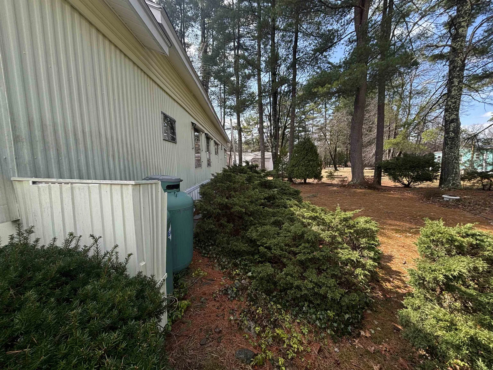 15 Sunrise Trail Nashua NH 03062