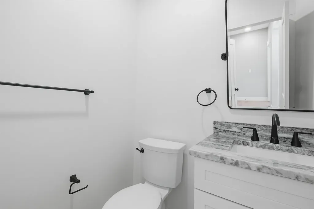 59 Lady Walsingham Way Laconia NH 03246