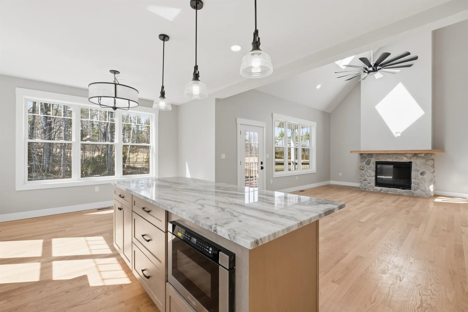 59 Lady Walsingham Way Laconia NH 03246