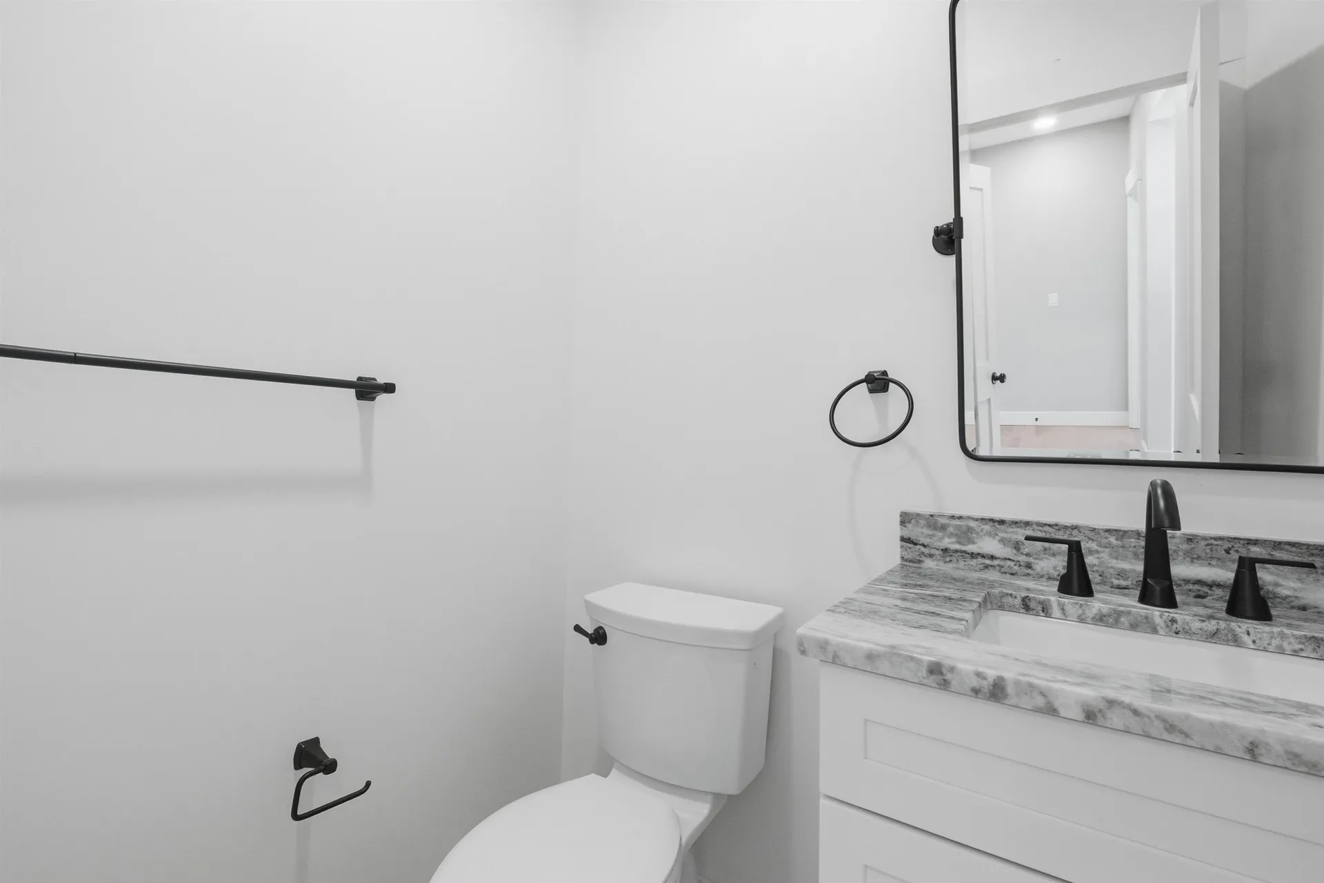 59 Lady Walsingham Way Laconia NH 03246