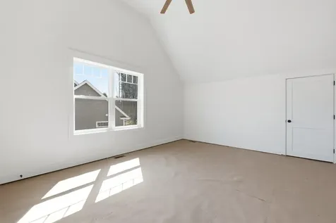 59 Lady Walsingham Way Laconia NH 03246