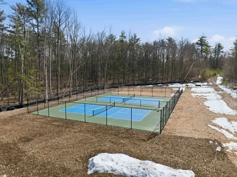 59 Lady Walsingham Way Laconia NH 03246