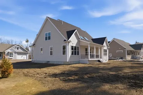 59 Lady Walsingham Way Laconia NH 03246