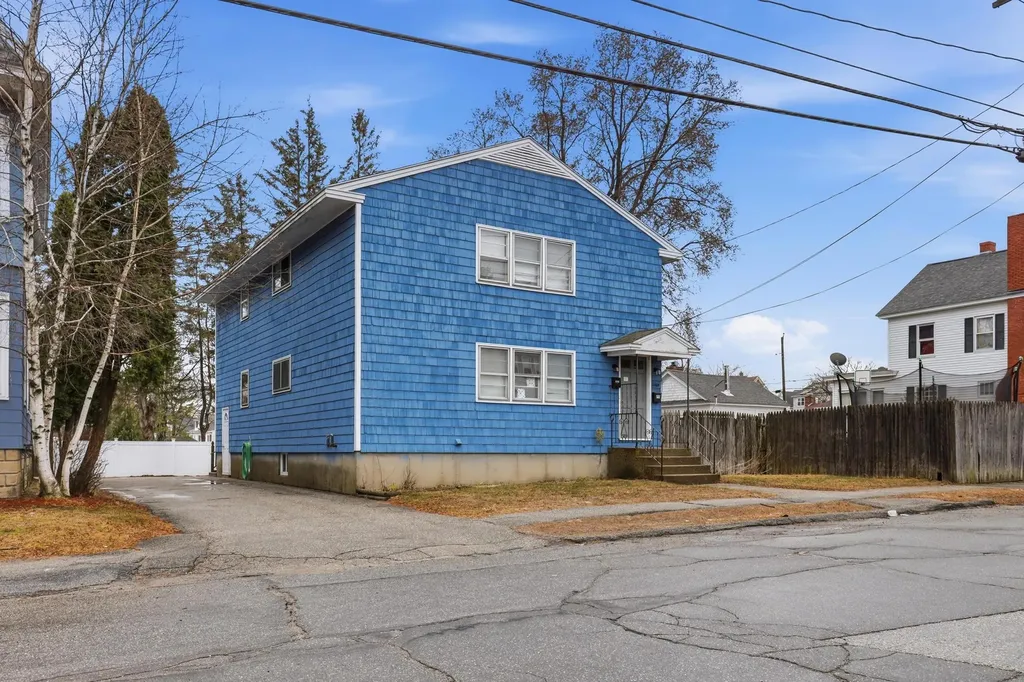 1069 Hayward Street Manchester NH 03103