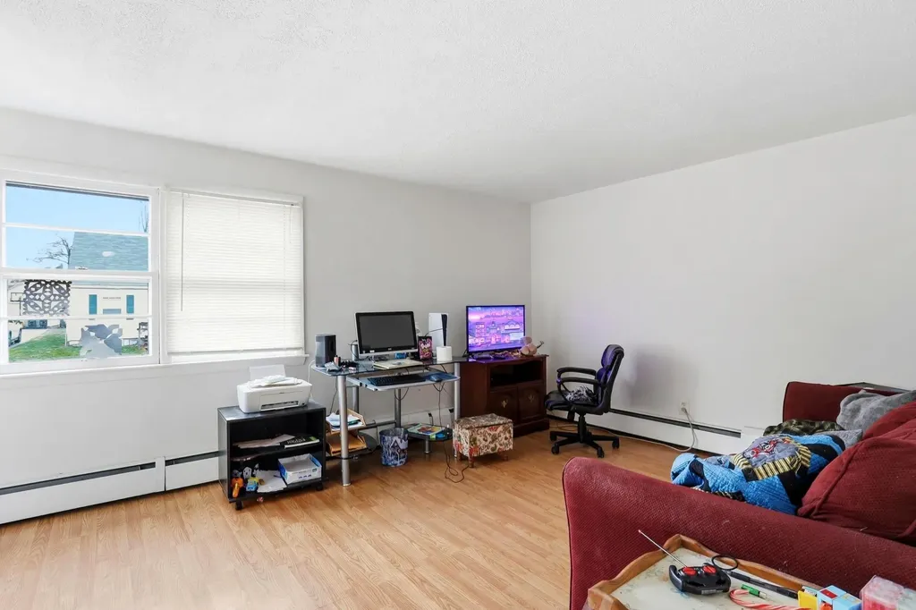 1069 Hayward Street Manchester NH 03103
