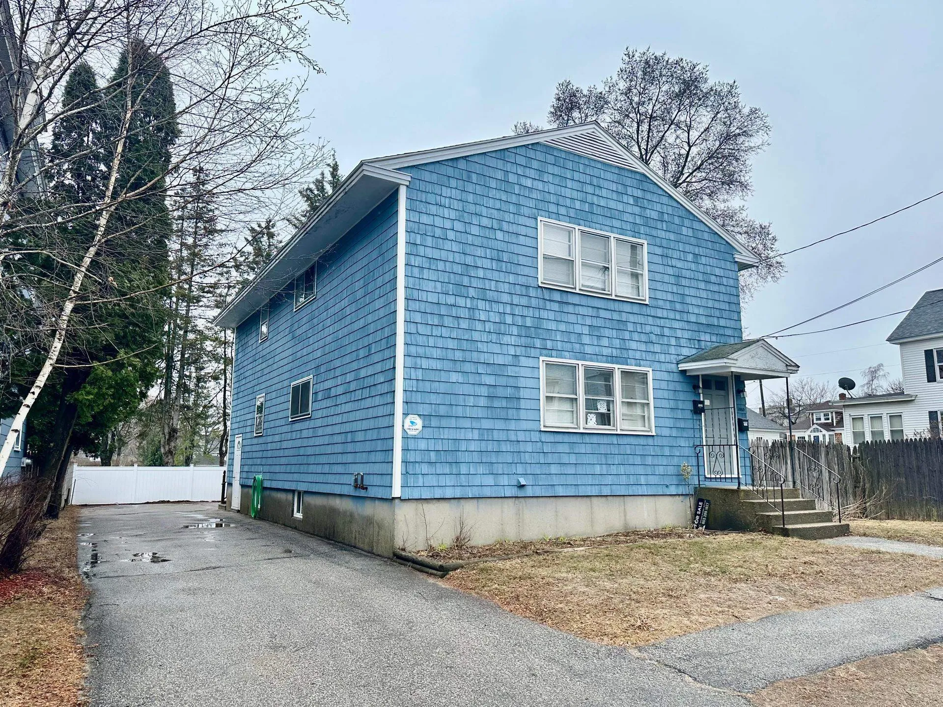1069 Hayward Street Manchester NH 03103