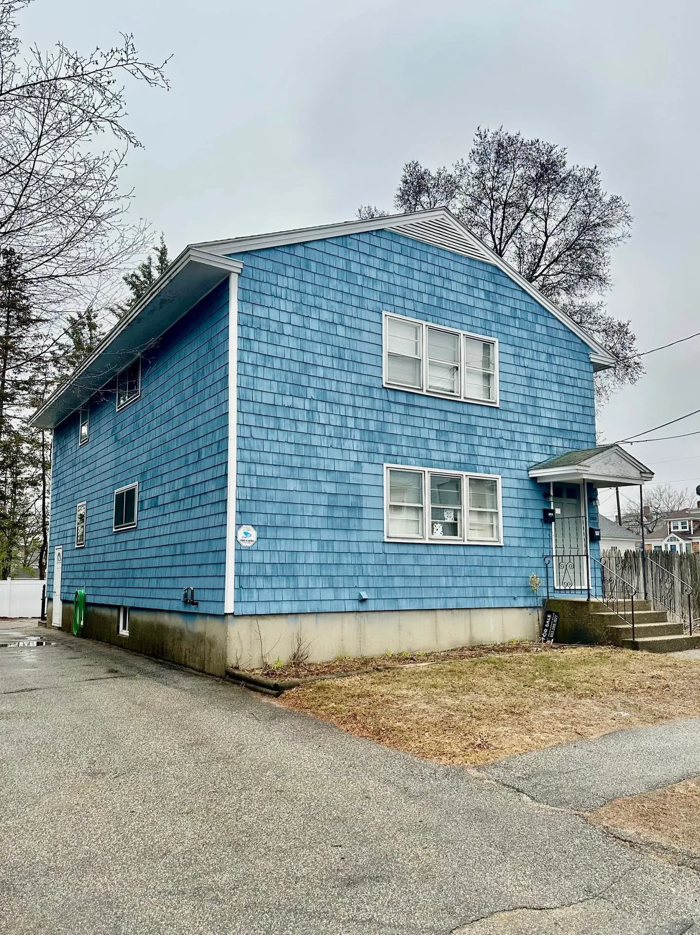 1069 Hayward Street Manchester NH 03103
