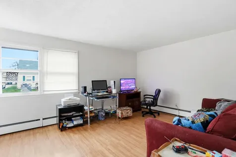 1069 Hayward Street Manchester NH 03103