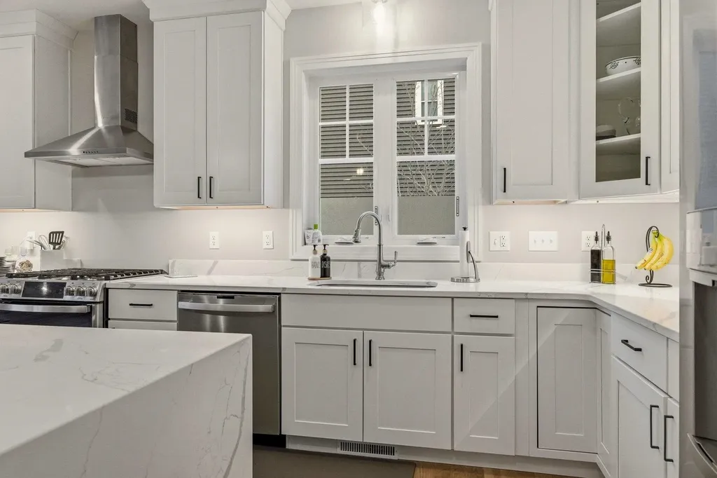40 Sage Lane Portsmouth NH 03801