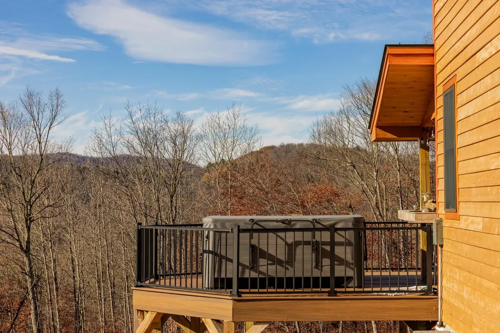 85 Button Hill Road Tunbridge VT 05077