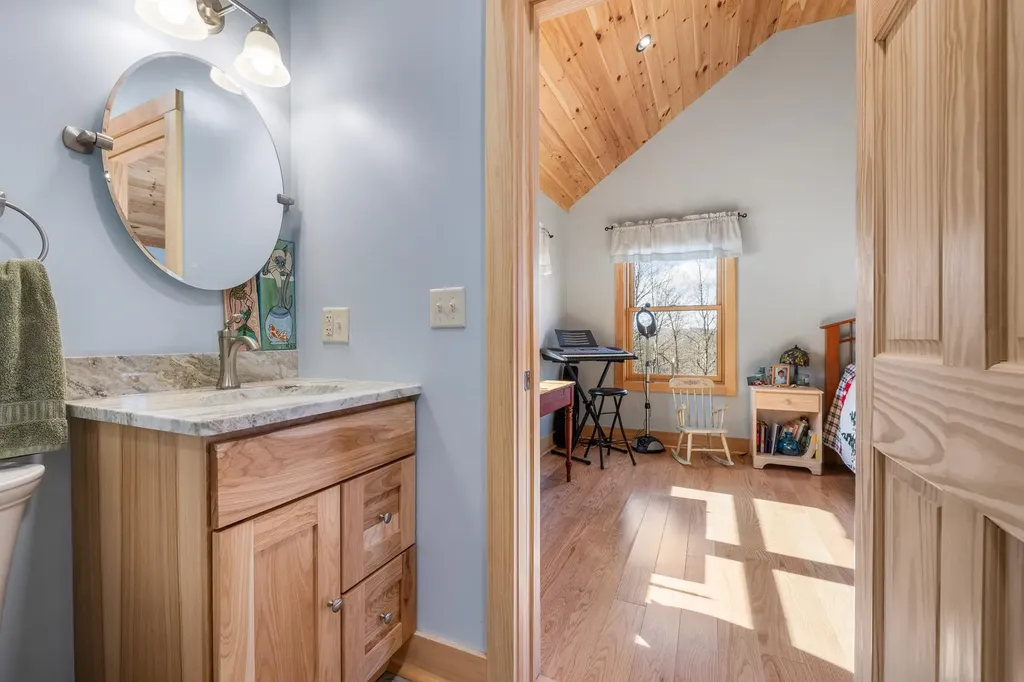 85 Button Hill Road Tunbridge VT 05077