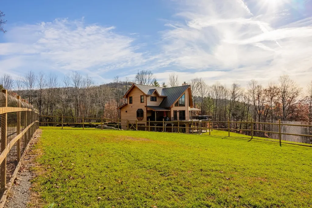 85 Button Hill Road Tunbridge VT 05077