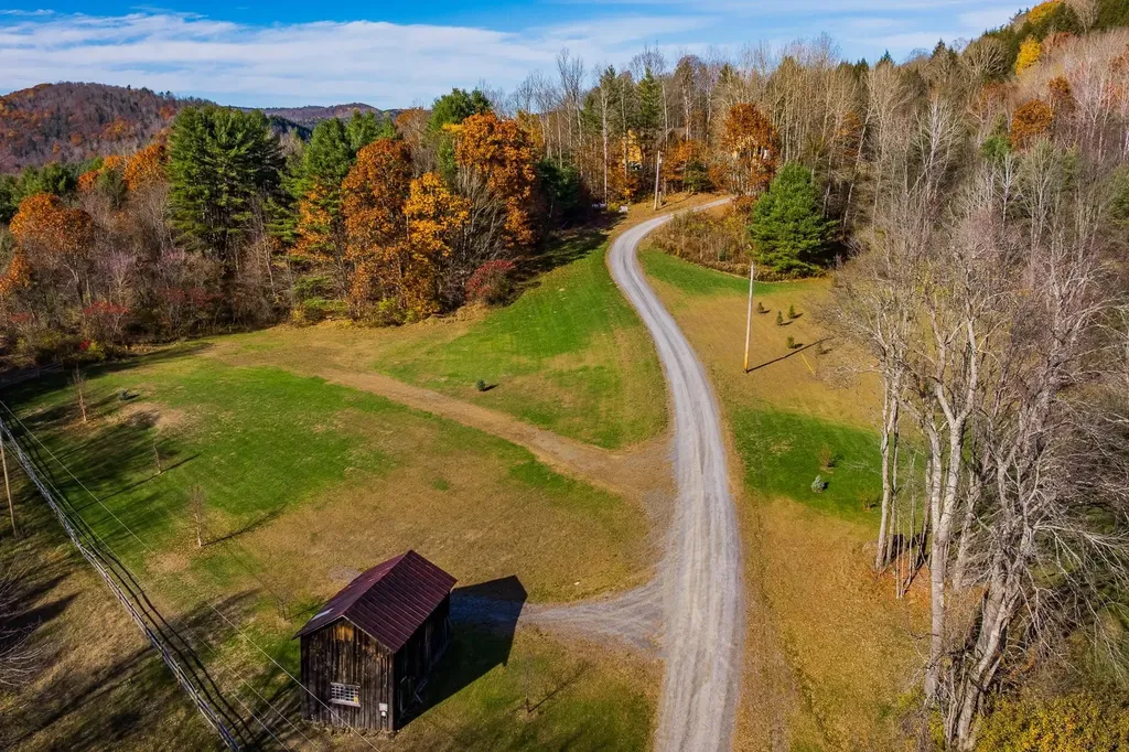 85 Button Hill Road Tunbridge VT 05077