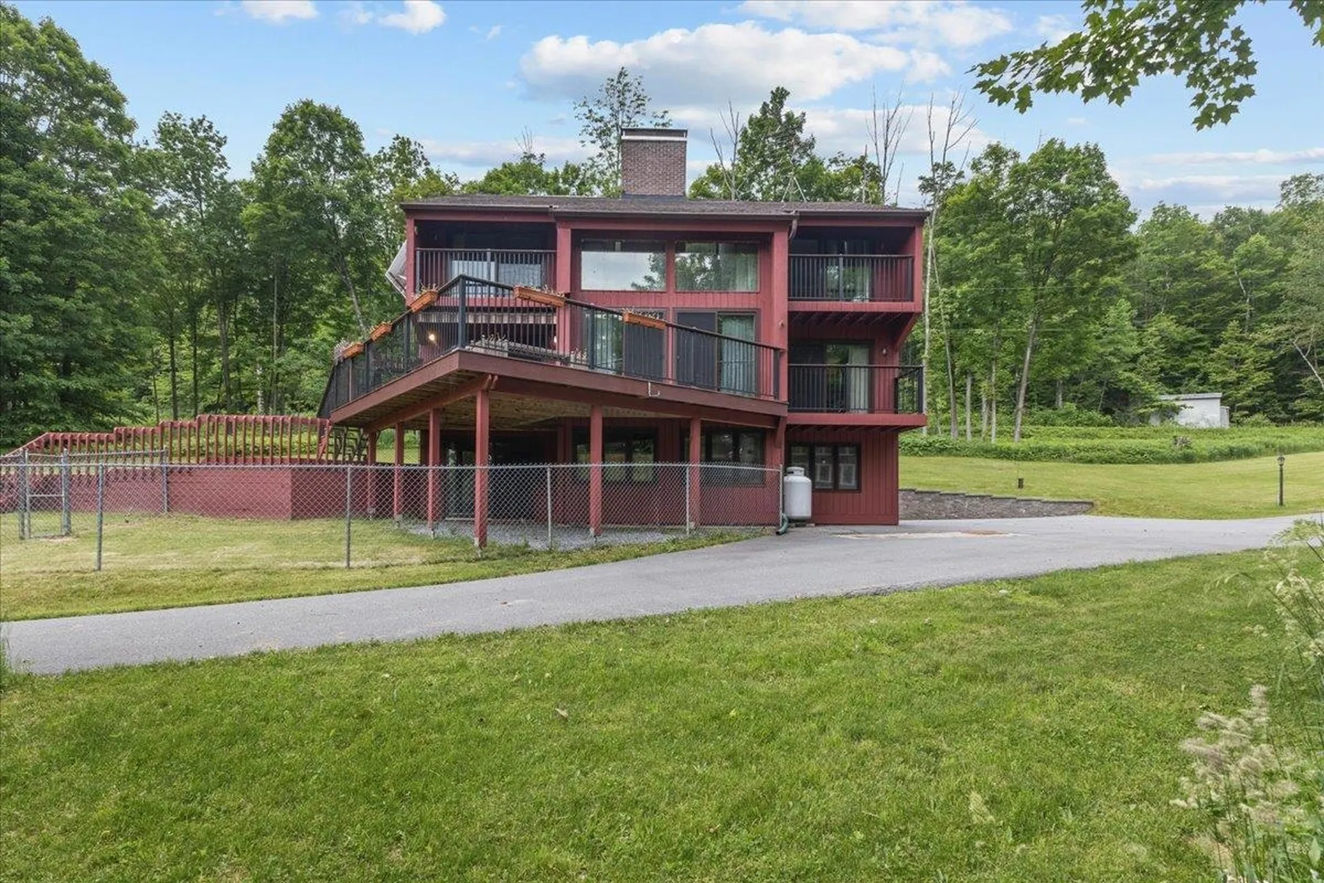 215 Us Route 7 North Milton VT 05468