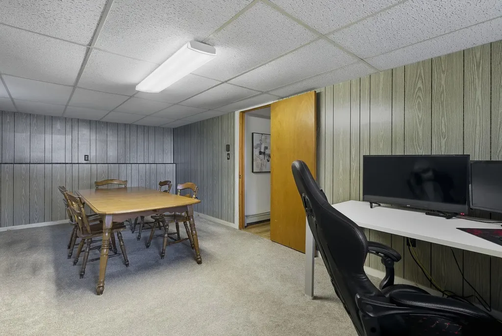 4 Vernon Avenue Rochester NH 03867