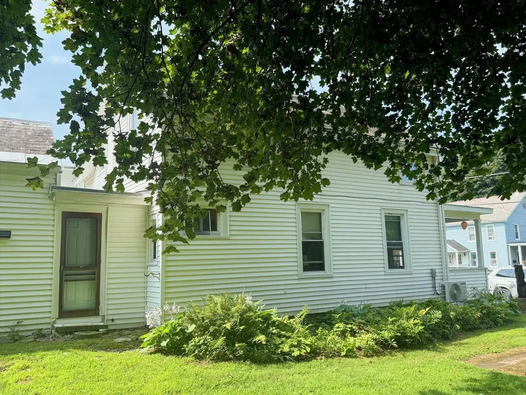 209 Grove Street Bennington VT 05201