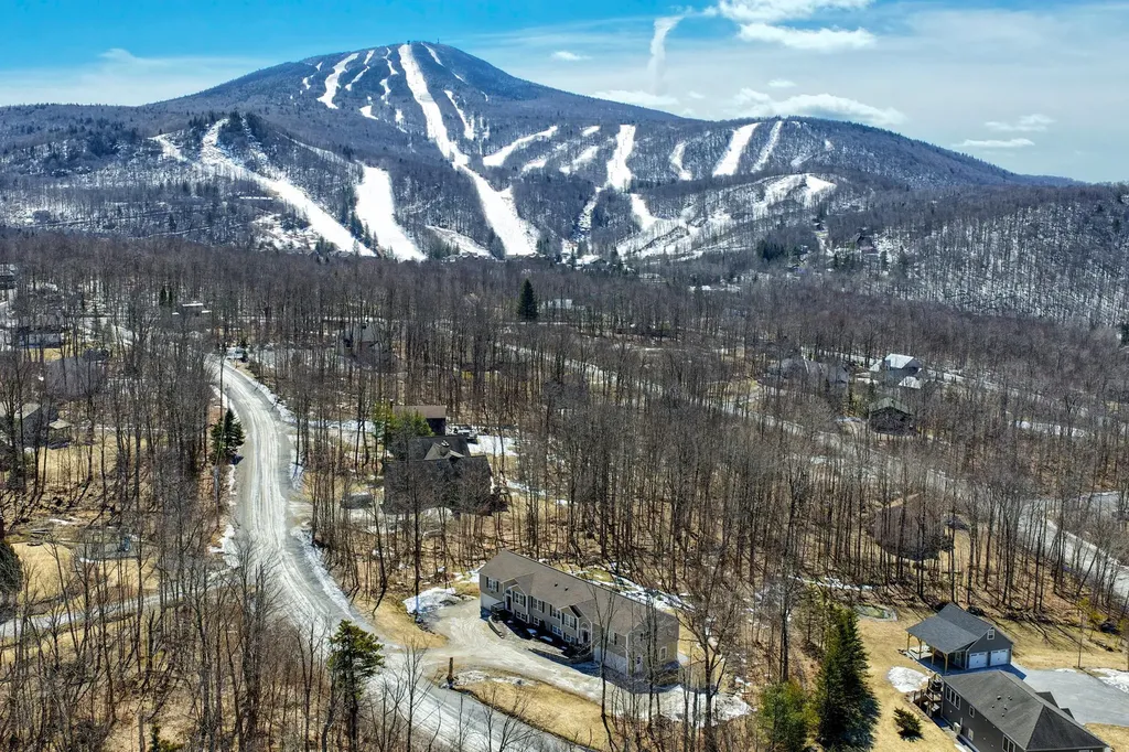 175 Overbrook Drive Mendon VT 05701