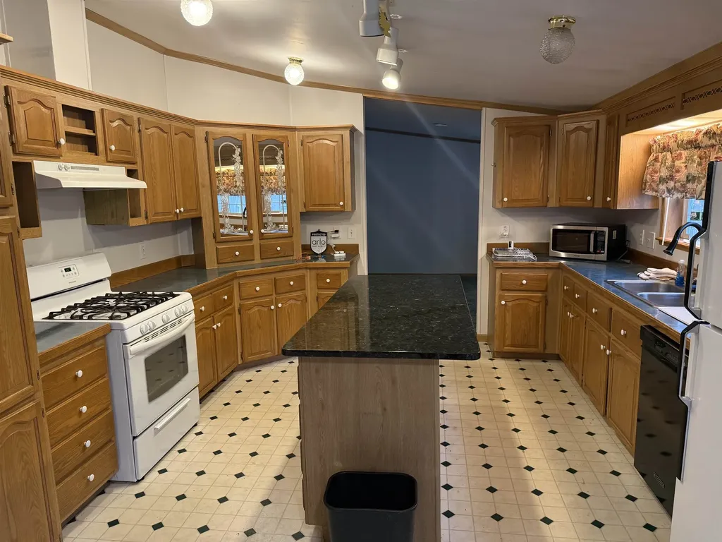 105 Brock Hill Road Grafton NH 03240