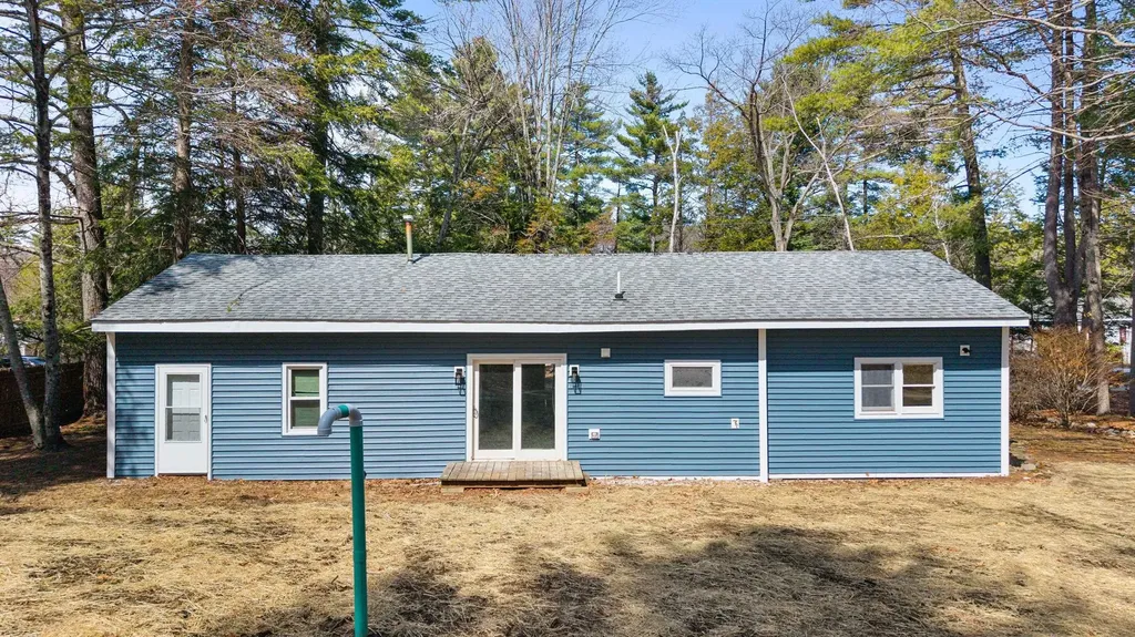 74 Riverside Drive Fremont NH 03044