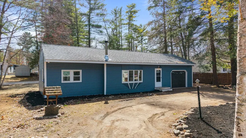 74 Riverside Drive Fremont NH 03044