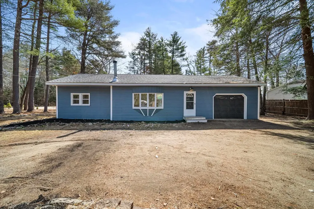 74 Riverside Drive Fremont NH 03044