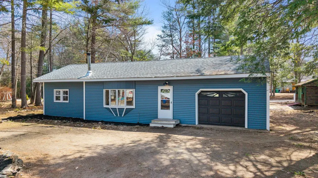 74 Riverside Drive Fremont NH 03044