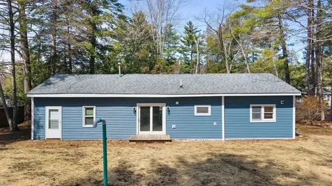 74 Riverside Drive Fremont NH 03044
