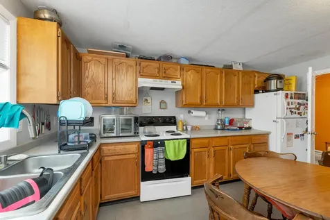 479 Lake Avenue Manchester NH 03103