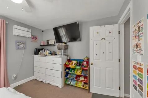 479 Lake Avenue Manchester NH 03103
