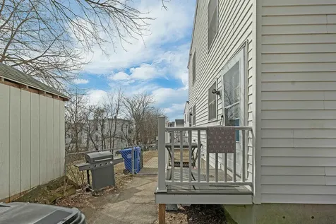 479 Lake Avenue Manchester NH 03103