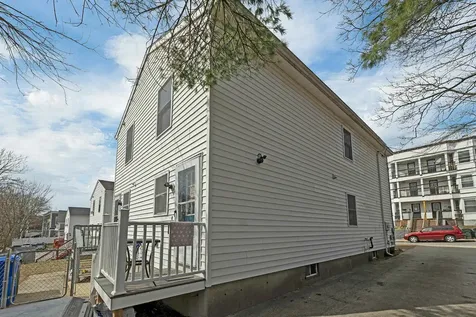 479 Lake Avenue Manchester NH 03103