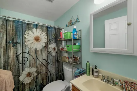 479 Lake Avenue Manchester NH 03103