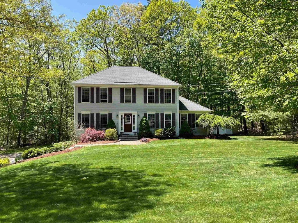 64 Peppermint Street Goffstown NH 03045